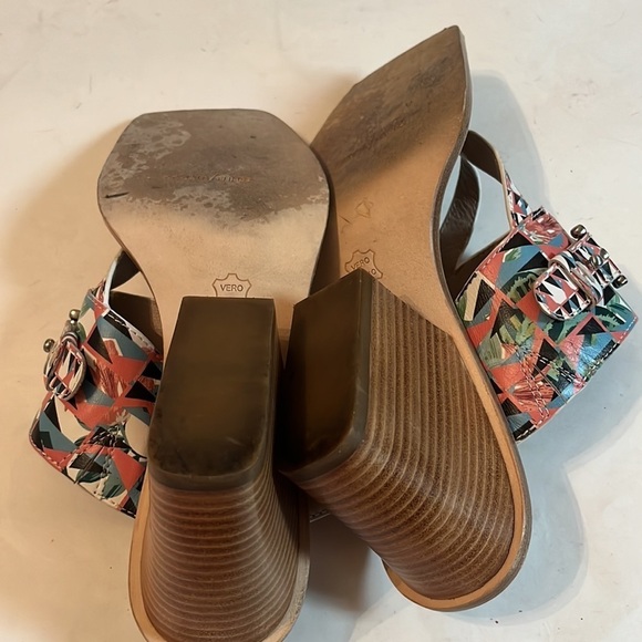 Donald J. Pliner MIMI Sz 7.5 Tropical Print Leather Double Buckle Heel Sandals - Picture 10 of 10